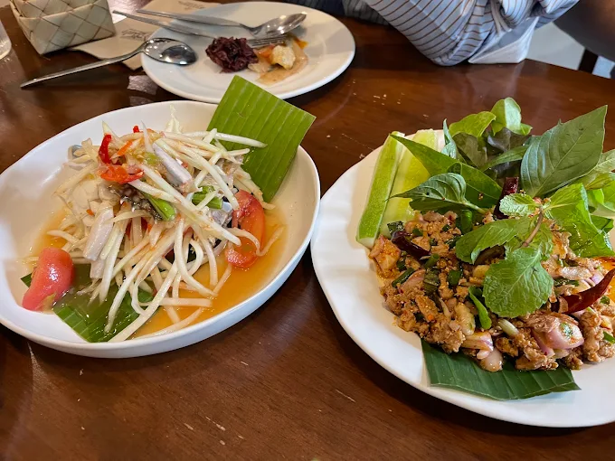 บ้านส้มตํา สาขาสาทร